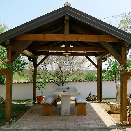 Forest Retreat Porec Exterior photo